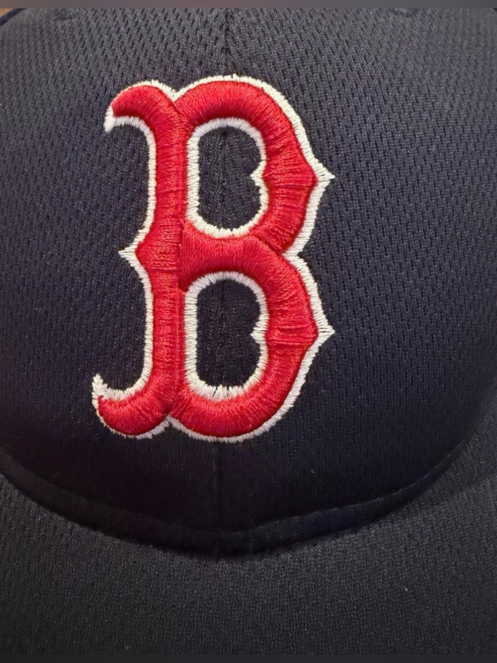 MLB Classic Boston Red Sox navy blue cap with red 'B' logo - Picture 2 of 8